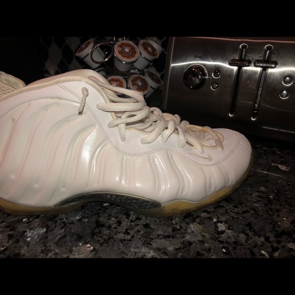 PRELOVED MENS AIR FOAMPOSITE ONE "WHITE-OUT" - Picture 5 of 8